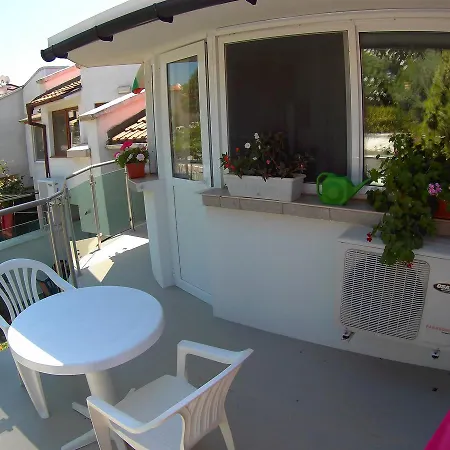 Beach House In Sineva 펜션 스베티 블라스