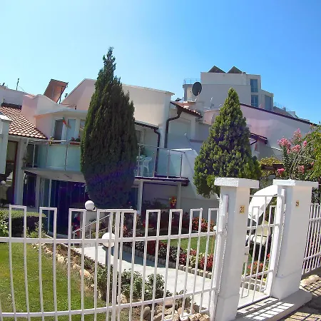 Beach House In Sineva *